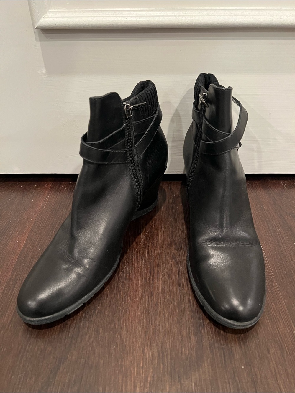 Aquatalia Black Leather Ankle Booties